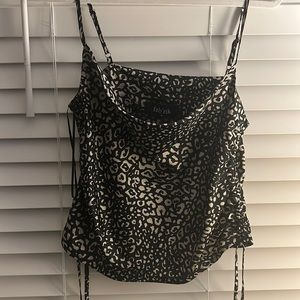 Silky leopard tank top medium